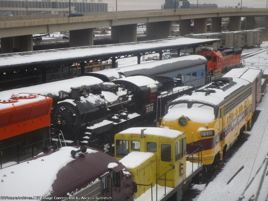 DM&IR 332, EMCO 4211, BNSF 1550, SOO 2500 & MPL 1 in the Snow